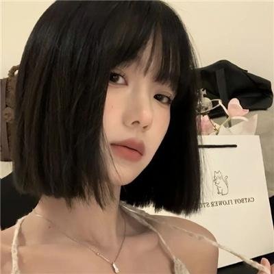 腰间持枪